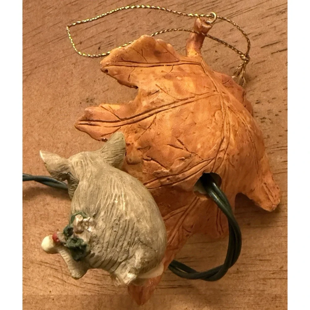 Vintage Silvestri CHARMING TAILS Mouse Lighted‎ LEAF Christmas Ornament 87402